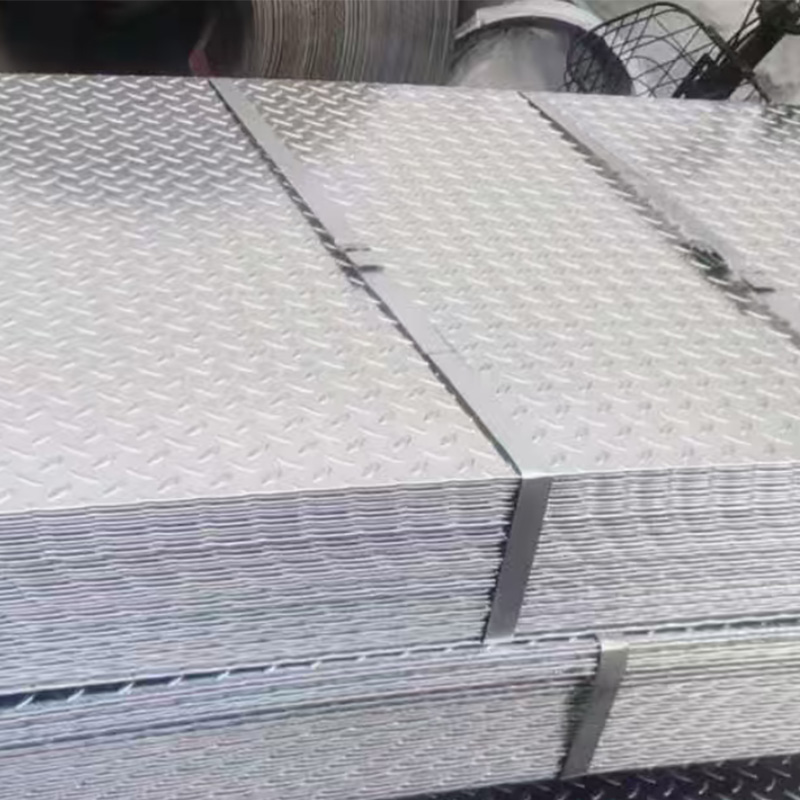 Карирана челична плоча